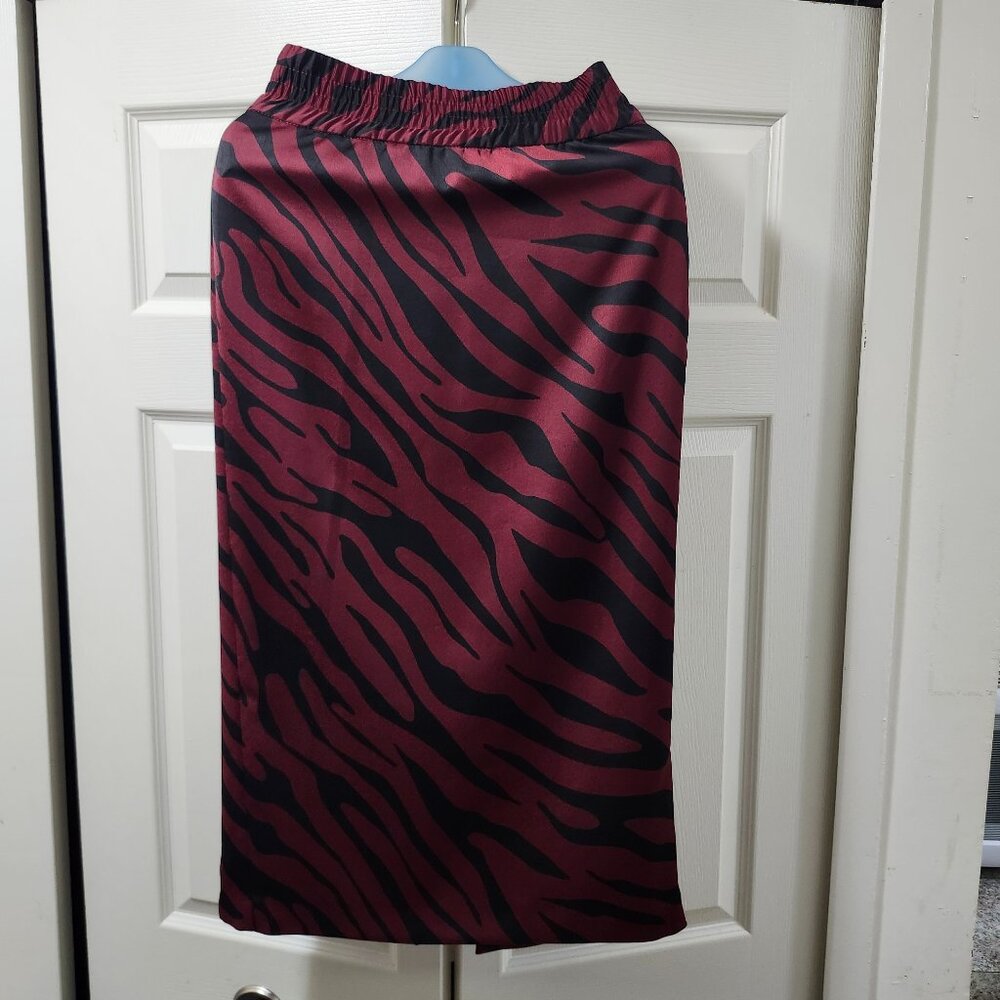 NWT ZARA midi skirt Size Small